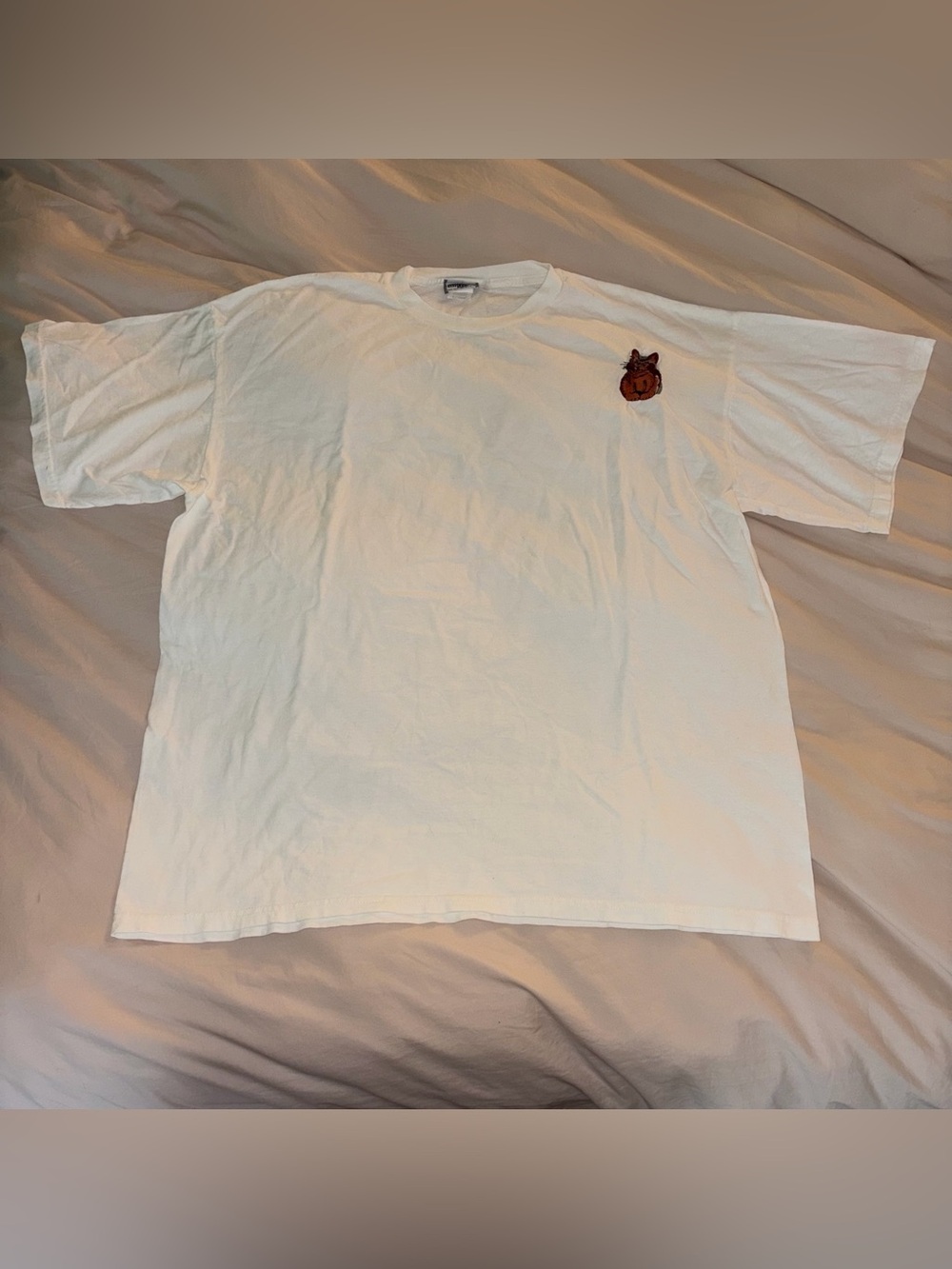 Vintage Lee White Cotton Shirt with Embroidered Cat Graphic Men’s size XL